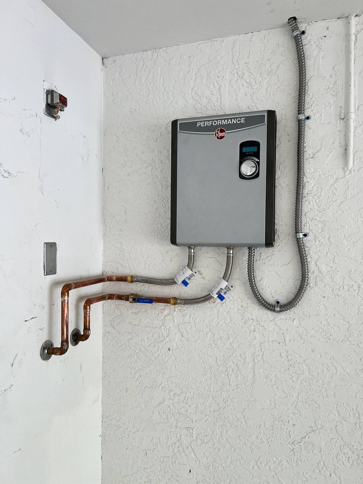 Tankless water heater and copper piping install